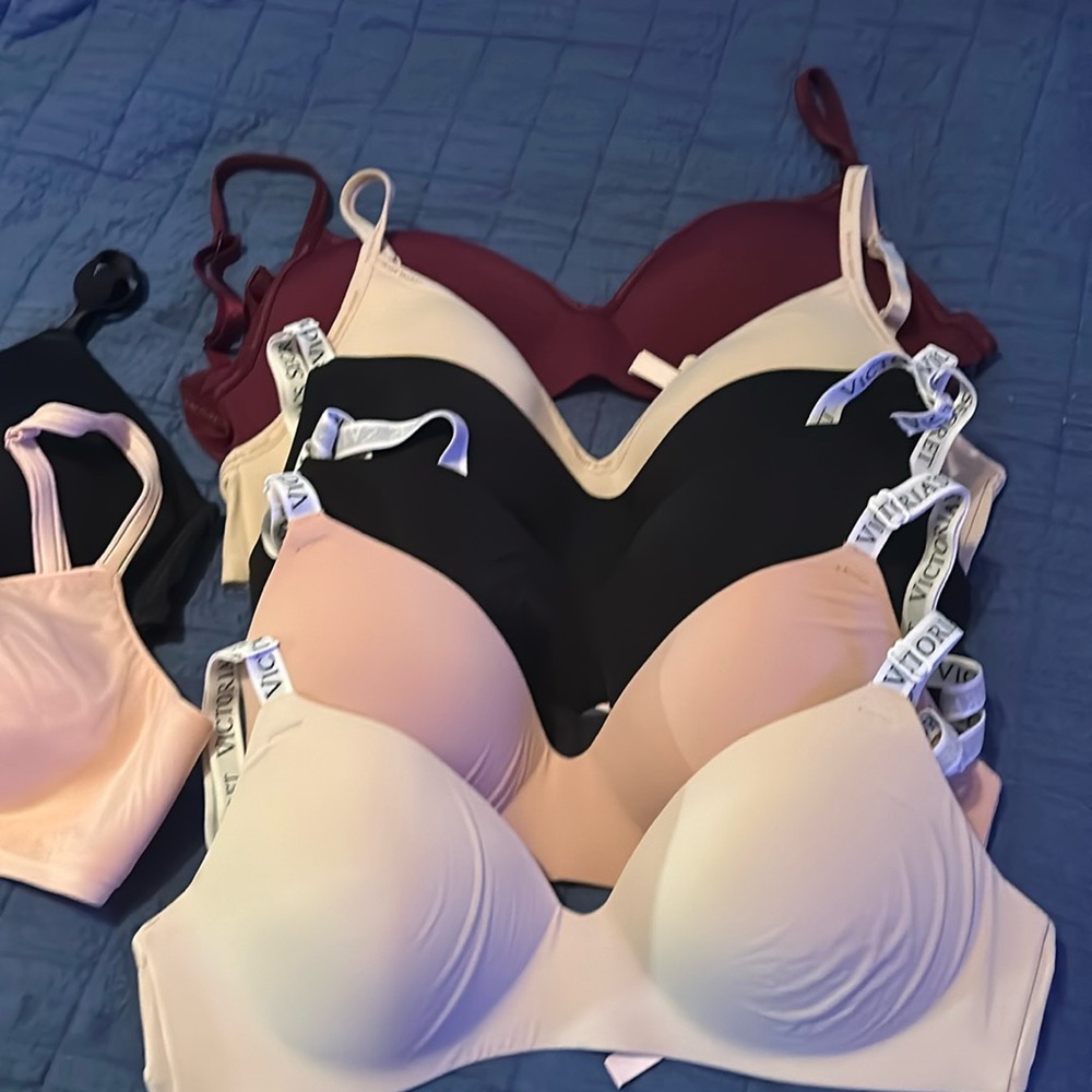 Victoria’s Secret bra lot 36D